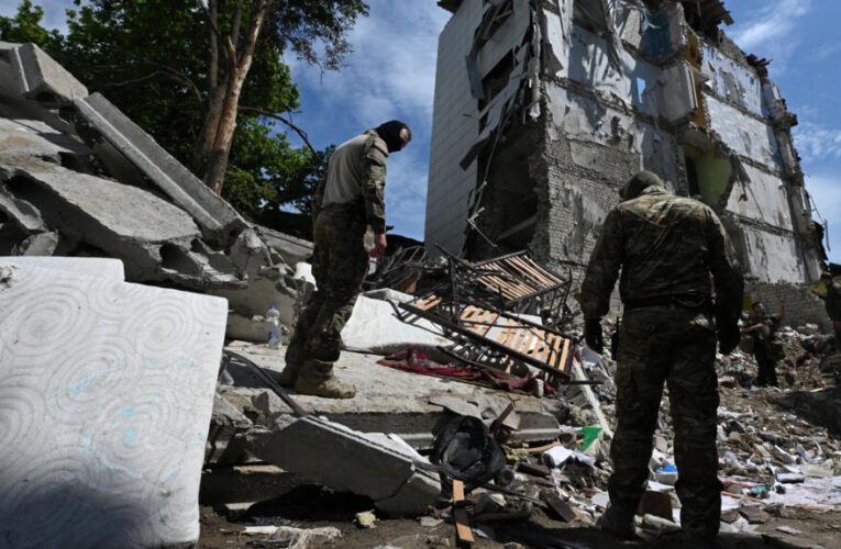 Russia threatens fresh Kyiv strikes, warns foreigners to leave