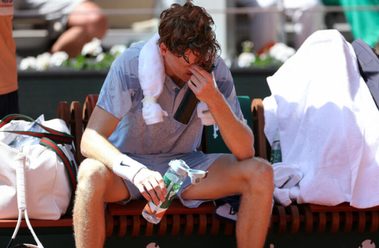 Sinner eliminated from French Open under scorching temperatures