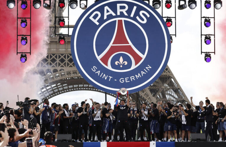 European champions PSG get hero’s welcome in Paris, next to the Eiffel Tower