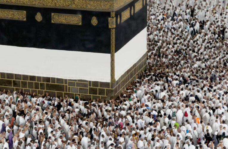 Despite Middle East war, foreign pilgrims flock to Mecca for hajj