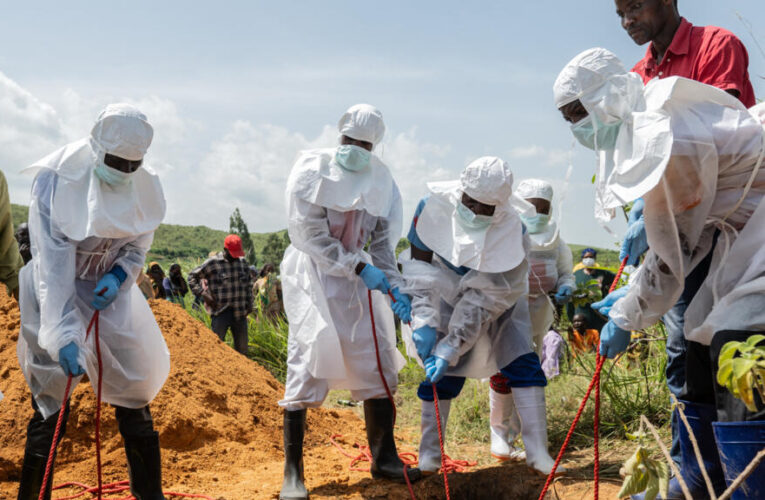 Suspected Ebola cases in eastern DR Congo pass 900 as health workers struggle with aid cuts