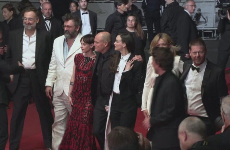 Kristen Stewart on the red carpet in Cannes, while Javier Bardem slams toxic masculinity