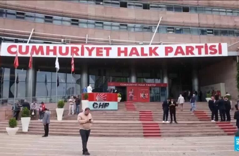Turkey: Thousands rally after court ousts Turkish opposition leader