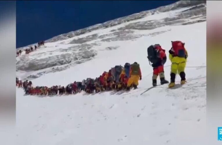 Experts urge authorities to limit number of climbers on Mount Everest