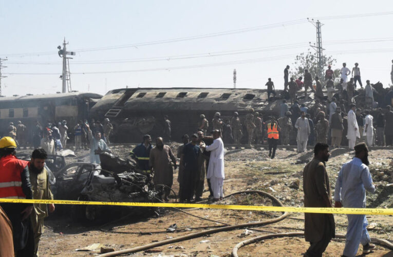 More than 20 people killed in suicide bombing targeting Pakistani passenger train