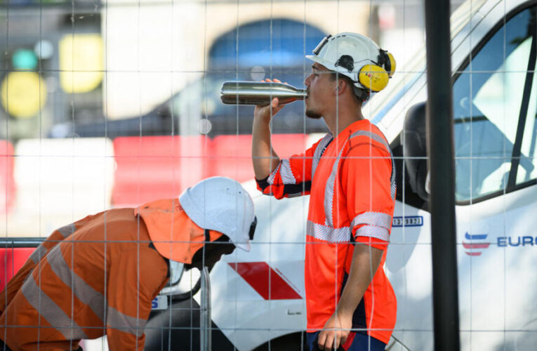 France struggles to deal with new heatwave amid punishing temperatures