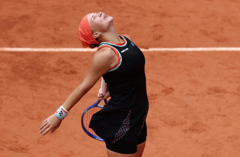 Shnaider beats Sabalenka at French Open to make semi-finals