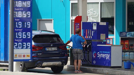 European drivers cutting down on fuel amid Iran war