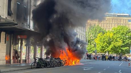 Police clash with anti-G7 demonstrators in Switzerland (VIDEOS)