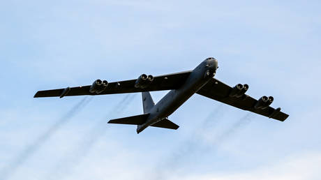 US nuclear-capable B-52 bomber crashes in California