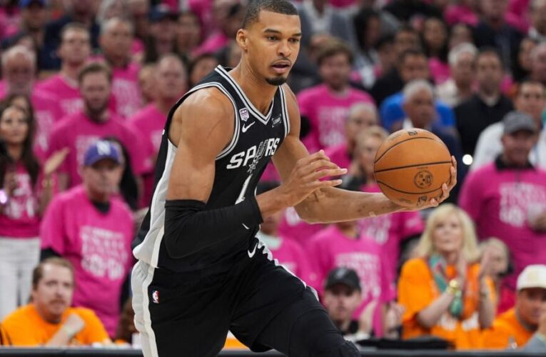 New York Knicks storm back to beat Wembanyama’s Spurs in NBA finals opener