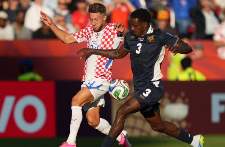 Croatia edge Panama to keep World Cup hopes alive