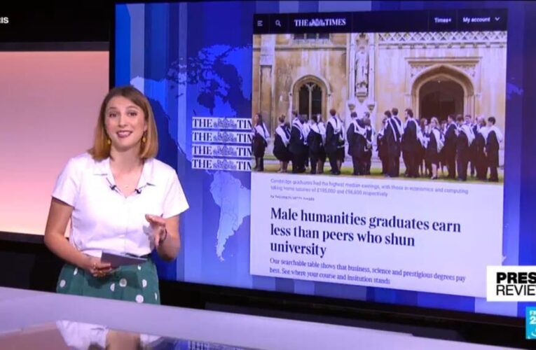 Arts and humanities graduates earn less than those who didn’t go to university