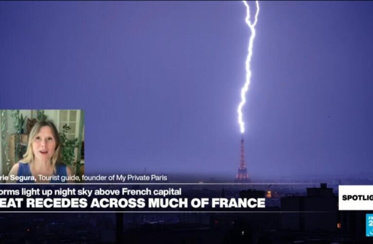 What happens when lightning strikes the Eiffel Tower?