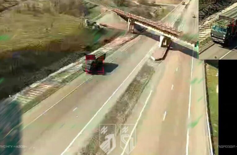 Ukraine: How a kamikaze drone partially operated by AI is attacking Russian convoys