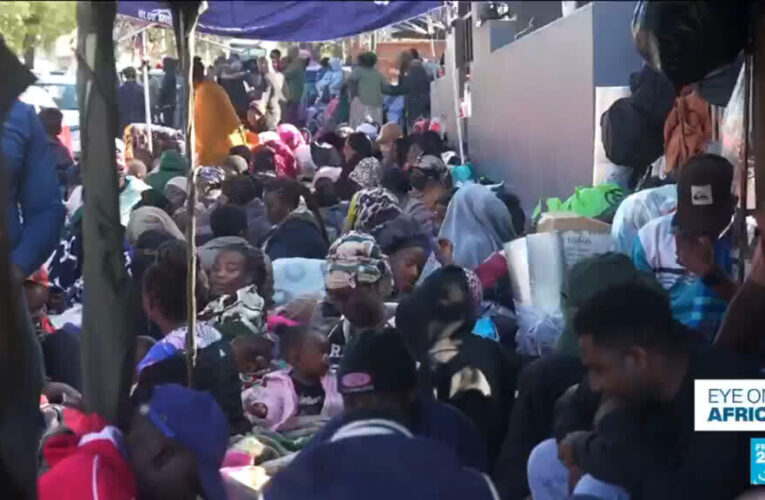 South Africa: Refugees affected by xenophobic attacks forced to sleep outside police station
