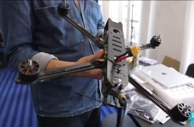 Drone-making workshops take off in Paris