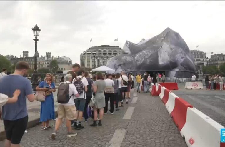 JR’s “The Cave” on Paris’ Pont Neuf is finally open to the public