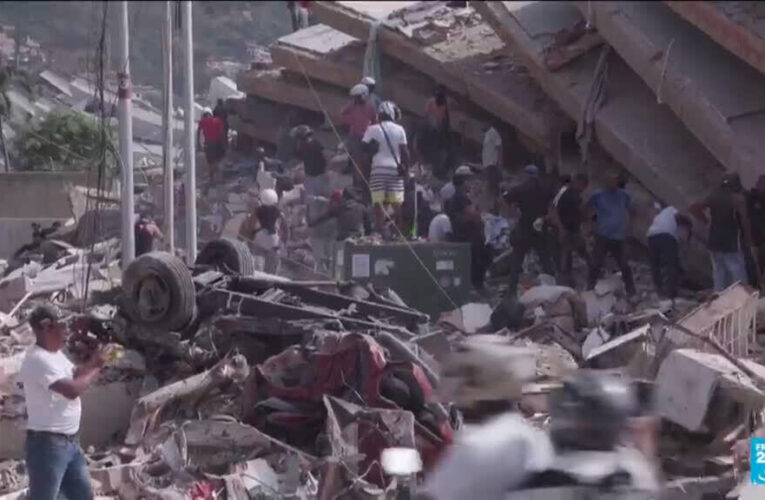 Venezuela: Survivors say rescue effort too slow