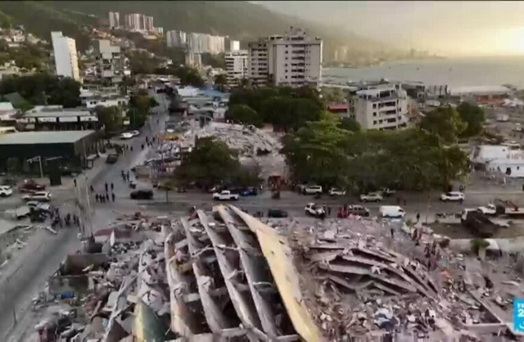 Venezuela rescuers in final push to find survivors as anger mounts