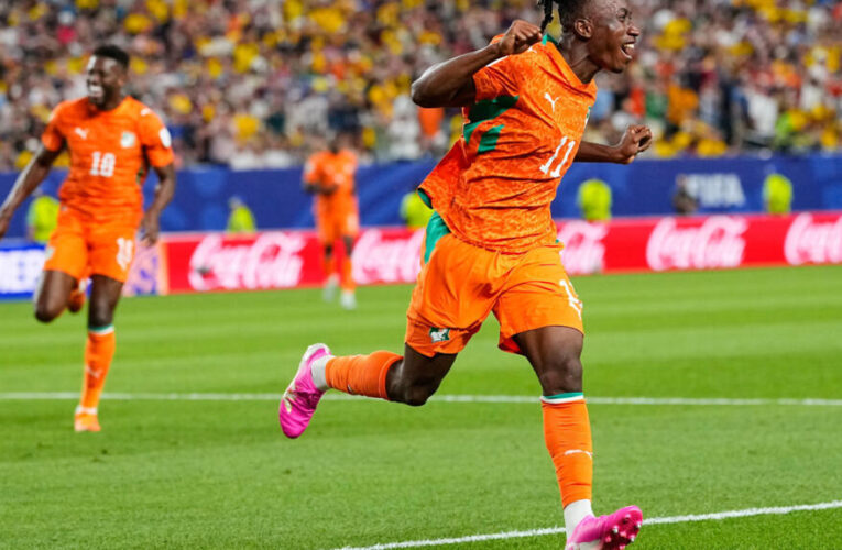 World Cup: Amad Diallo gives Ivory Coast victory over Ecuador