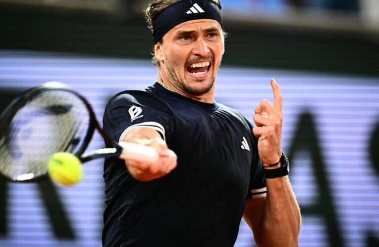 Zverev reaches French Open semi-finals as Mensik ends Fonseca run