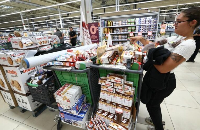 Pesticides, cadmium, PFAS: France reckons with the hidden toxins in food (1/2)