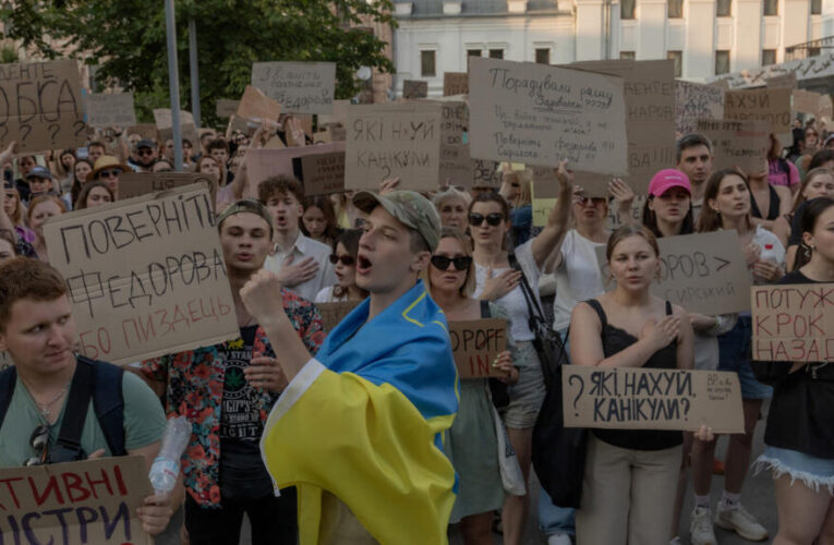 Thousands protest in Kyiv for second day over ouster of popular defence minister Fedorov