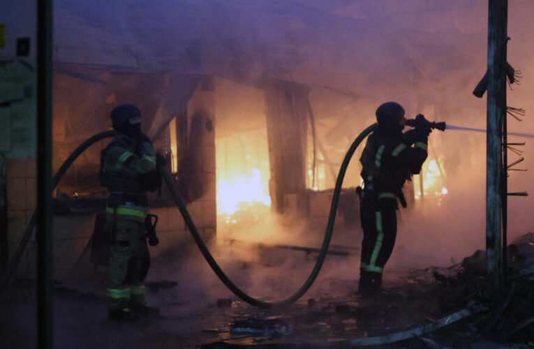 Fire breaks out in central Kyiv after explosion during air raid alert