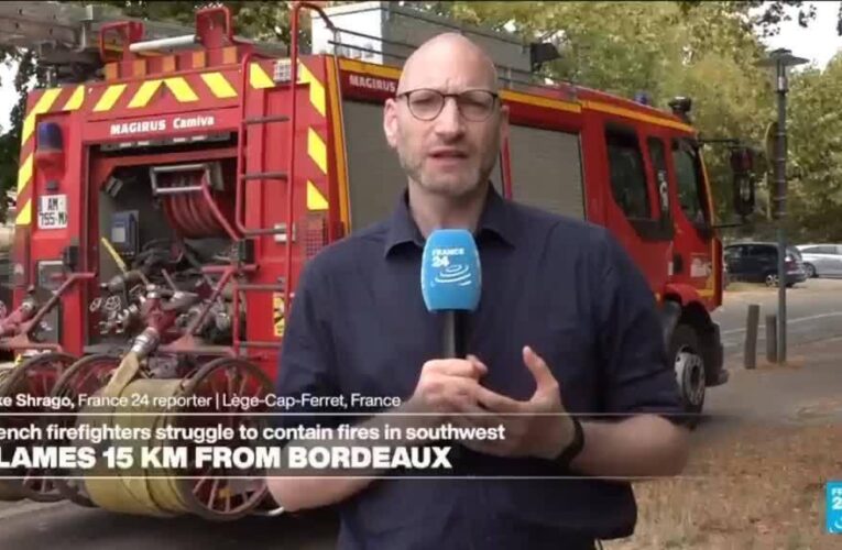 Wildfires in France: French farmers provide water tankers to help fight fire