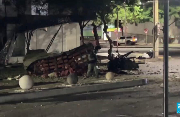 Colombia police station bombed wounding 14 people